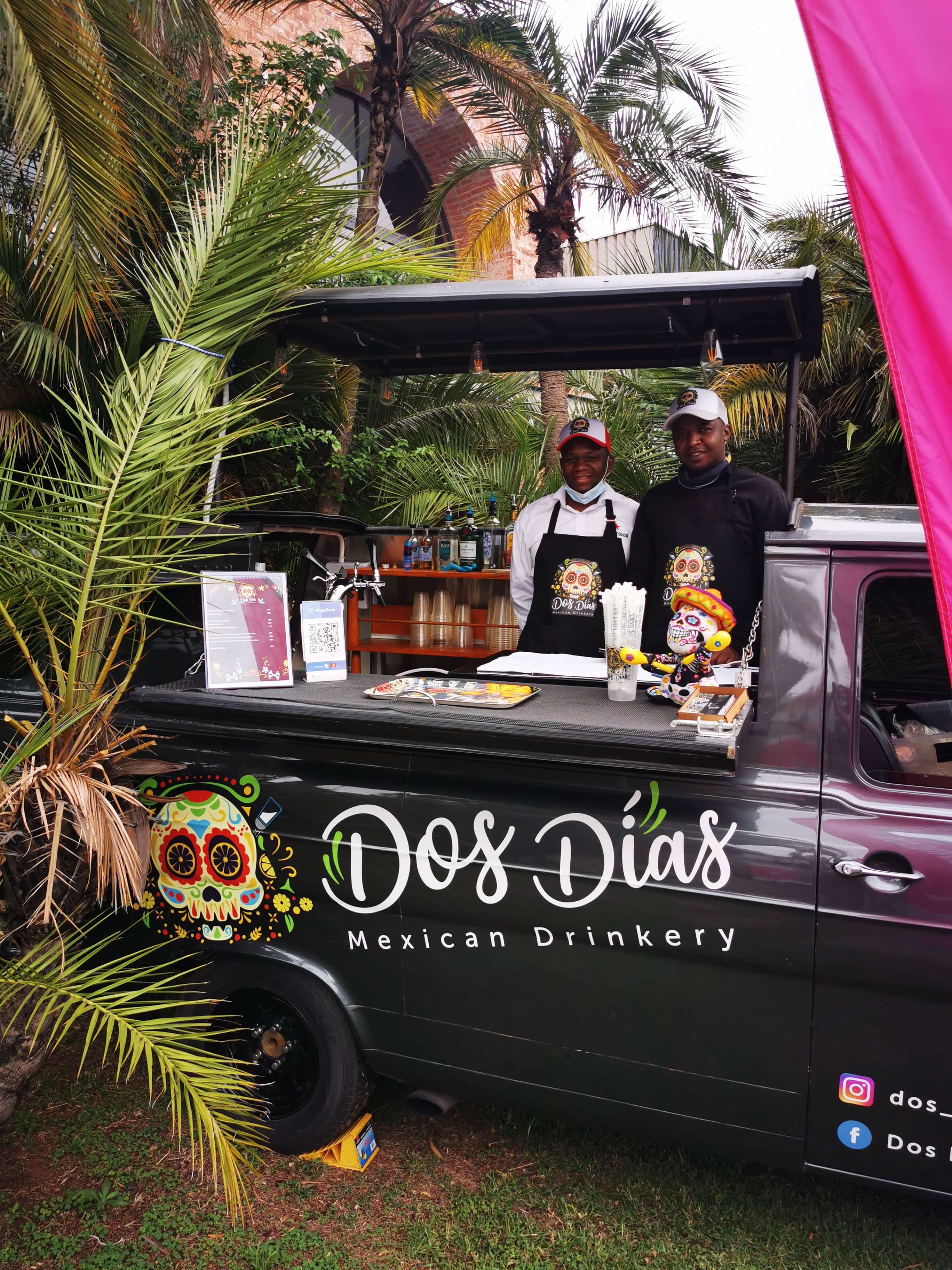 Dos Dias truck at an event